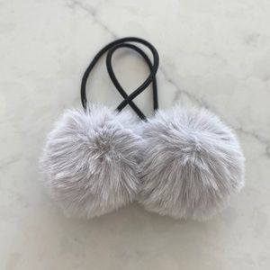 Gray Pom Pom hair-ties